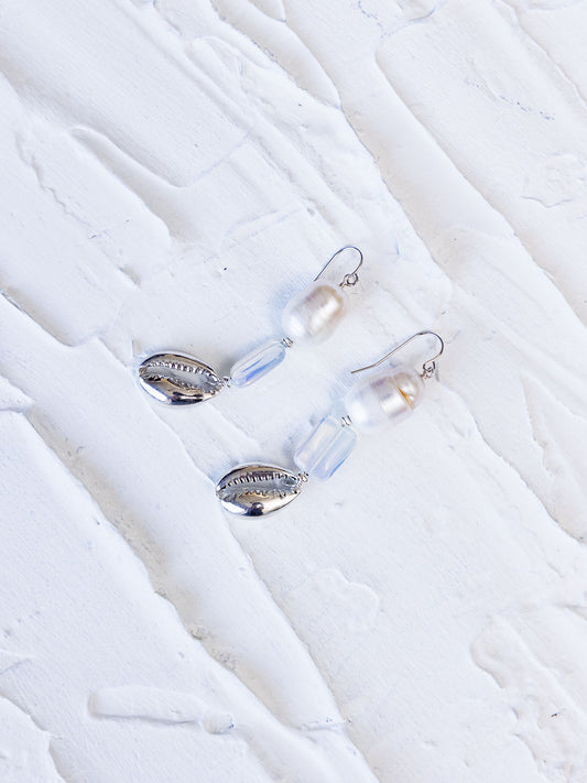 RIVER DROP EARRINGS IN SILVER